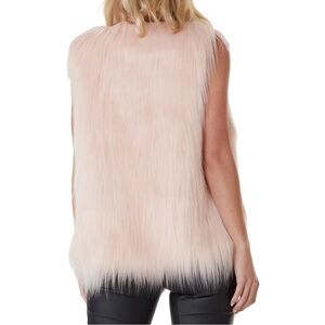 Forever 21 Pink Blush Faux Fur Vest Size Small